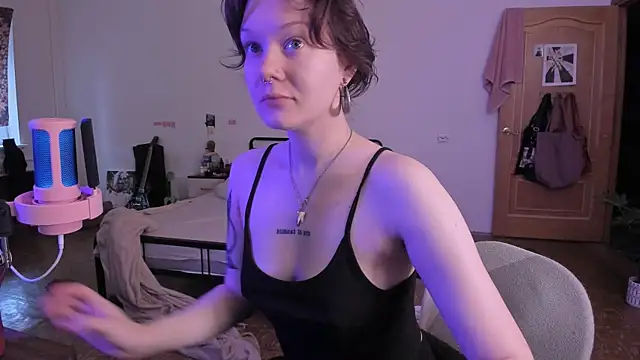 Snapshot of cyber_whore_ chatting on October 14, 11:55 am cyber whore online show from October 14, 11:55 am