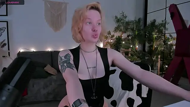 cyber whore  online show from June 4, 10:20 am