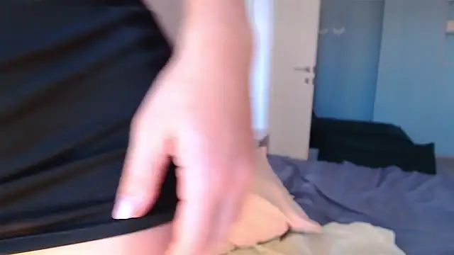 MissSiona online show from April 8, 10:28 am