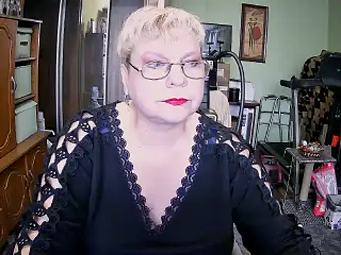 Snapshot of LOLA8888 chatting on October 9, 10:16 am LOLA8888 online show from October 9, 10:16 am