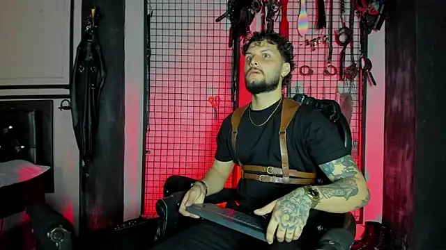 Twisted Fantasy online show from March 31, 3:30 am