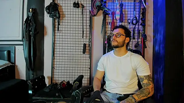 Twisted Fantasy online show from May 25, 4:01 am