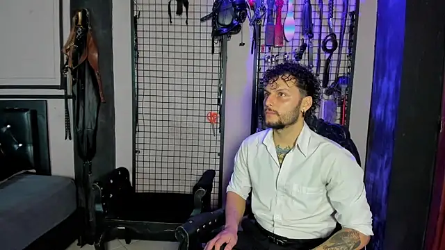 Twisted Fantasy online show from April 14, 3:00 am