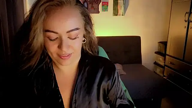 joan-star online show from February 13, 5:24 pm