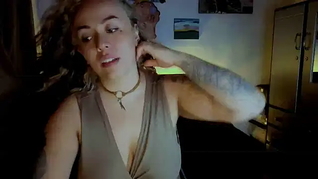 joan-star online show from October 30, 11:12 pm