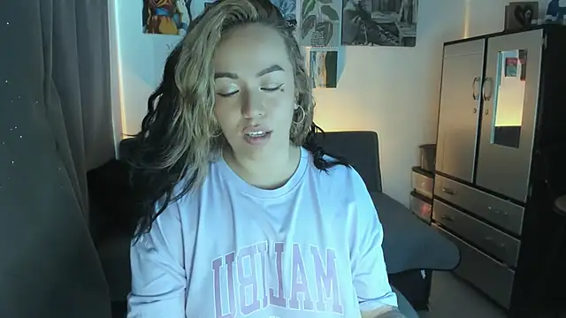 joan-star online show from March 13, 4:12 pm