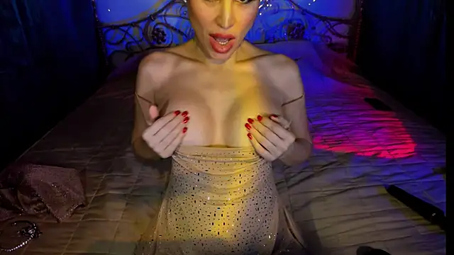 Snapshot of Radmila_Queen_ chatting on November 26, 5:13 pm Radmila Queen online show from November 26, 5:13 pm