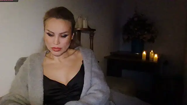 Radmila Queen  online show from December 3, 6:11 pm