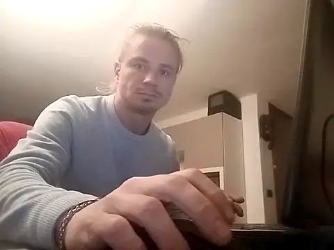 Snapshot of maciste26 chatting on January 2, 11:27 pm maciste26 online show from January 2, 11:27 pm