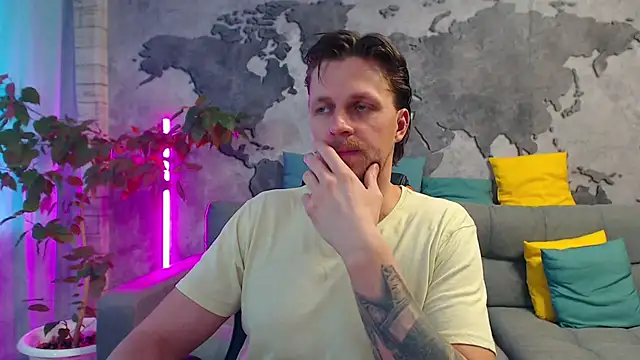 VikingChrisss online show from April 4, 10:00 am