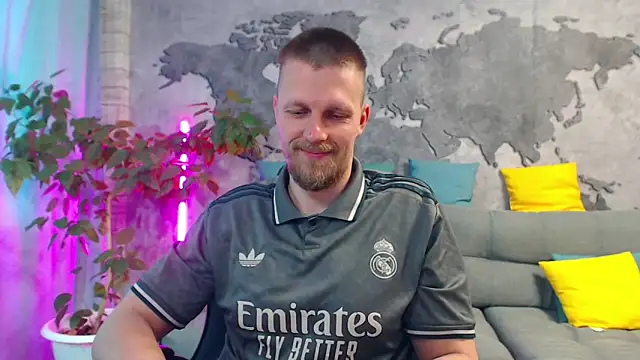 Snapshot of VikingChrisss chatting on June 8, 11:00 am VikingChrisss online show from June 8, 11:00 am