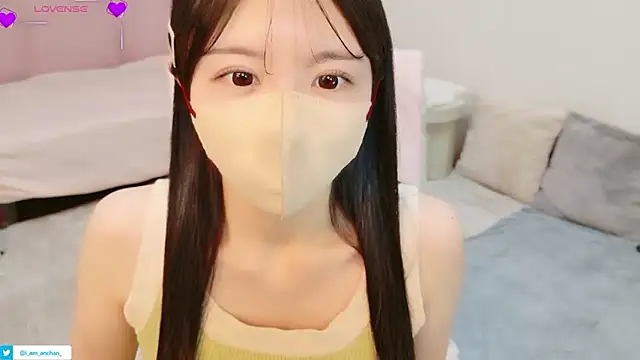Snapshot of anchan_ chatting on June 19, 1:06 pm anchan online show from June 19, 1:06 pm