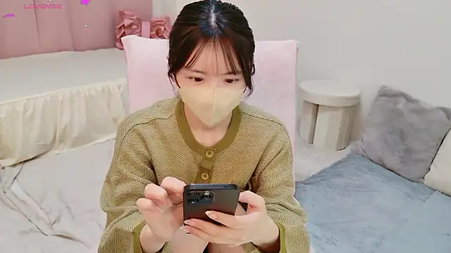 Snapshot of anchan_ chatting on May 6, 12:47 am anchan online show from May 6, 12:47 am