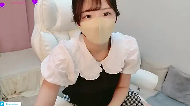 Snapshot of anchan_ chatting on May 25, 1:21 pm anchan online show from May 25, 1:21 pm
