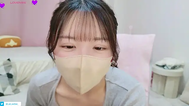 Snapshot of anchan_ chatting on May 22, 2:59 pm anchan online show from May 22, 2:59 pm