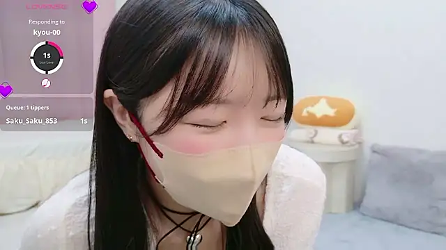 Snapshot of anchan_ chatting on October 3, 1:34 pm anchan online show from October 3, 1:34 pm