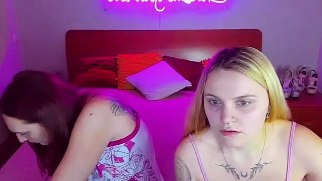 Snapshot of MagicEyess chatting on February 2, 7:20 am MagicEyess online show from February 2, 7:20 am