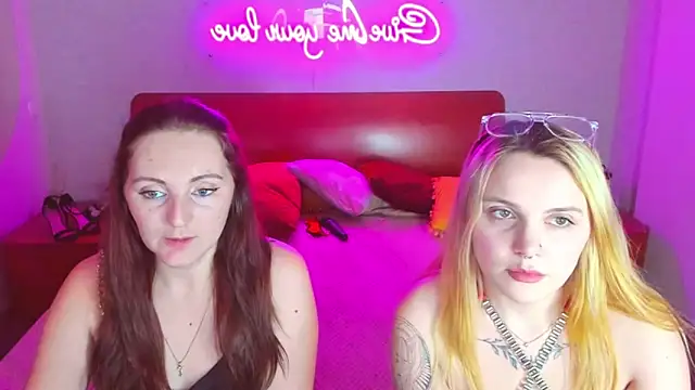 Snapshot of MagicEyess chatting on February 18, 10:38 am MagicEyess online show from February 18, 10:38 am