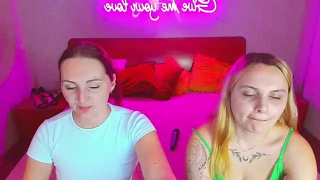 Snapshot of MagicEyess chatting on March 2, 10:47 am MagicEyess online show from March 2, 10:47 am