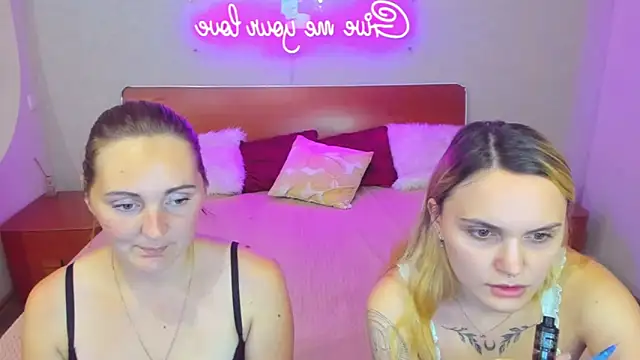 Snapshot of MagicEyess chatting on October 17, 5:26 pm MagicEyess online show from October 17, 5:26 pm