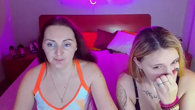 Snapshot of MagicEyess chatting on February 1, 6:54 am MagicEyess online show from February 1, 6:54 am