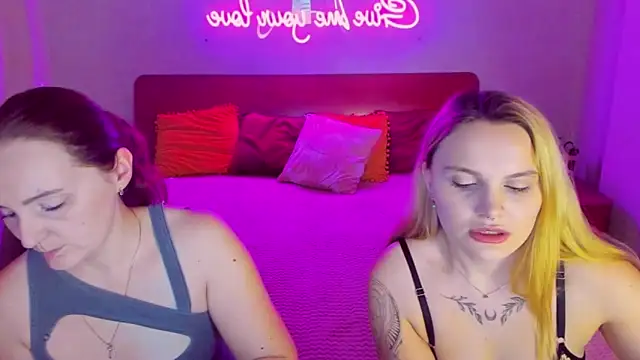 Snapshot of MagicEyess chatting on March 5, 7:27 am MagicEyess online show from March 5, 7:27 am