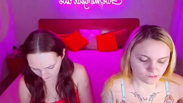 Snapshot of MagicEyess chatting on February 7, 7:29 am MagicEyess online show from February 7, 7:29 am