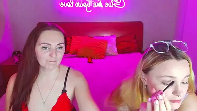 Snapshot of MagicEyess chatting on February 19, 7:28 am MagicEyess online show from February 19, 7:28 am