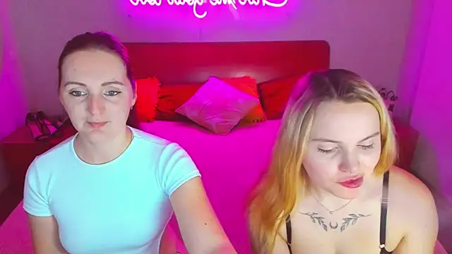 Snapshot of MagicEyess chatting on February 26, 7:23 am MagicEyess online show from February 26, 7:23 am