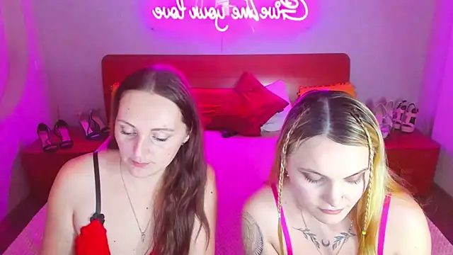 Snapshot of MagicEyess chatting on February 14, 11:21 am MagicEyess online show from February 14, 11:21 am