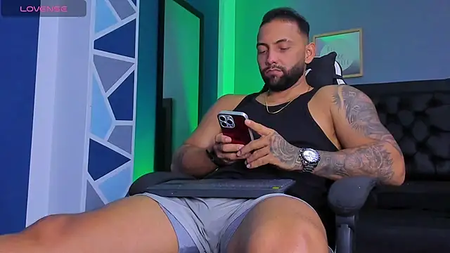 alex oficial online show from February 28, 4:45 am