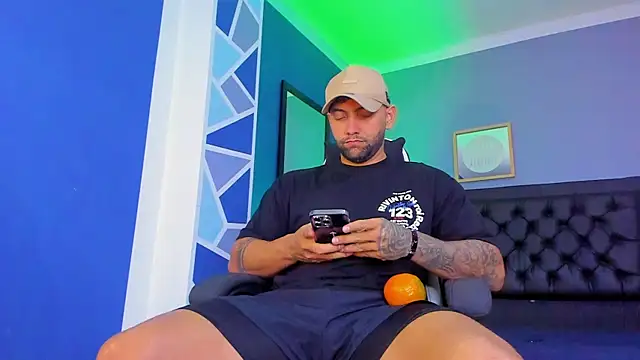 alex oficial online show from November 14, 4:38 am