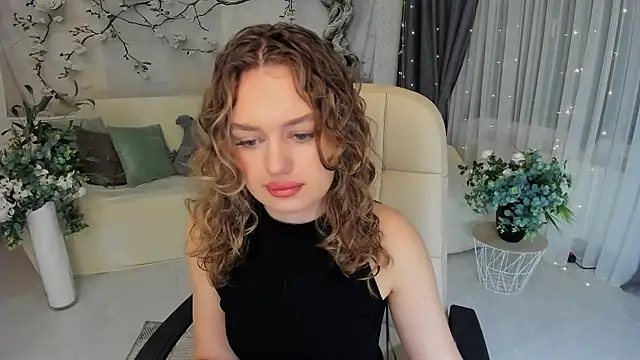 MiracleCurly online show from October 27, 7:26 pm