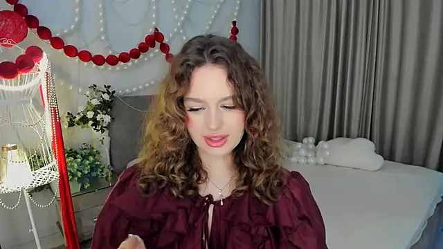 MiracleCurly online show from March 29, 10:06 am