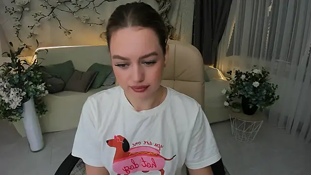 MiracleCurly online show from November 9, 10:08 am