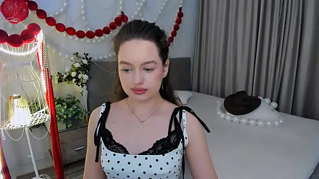 MiracleCurly online show from March 22, 10:06 am