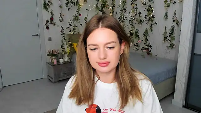 MiracleCurly online show from October 12, 1:07 am