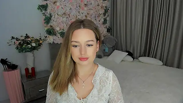 MiracleCurly online show from September 24, 6:03 pm