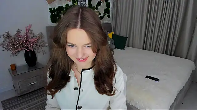 MiracleCurly online show from March 22, 7:31 pm