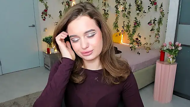 MiracleCurly online show from February 3, 4:01 pm