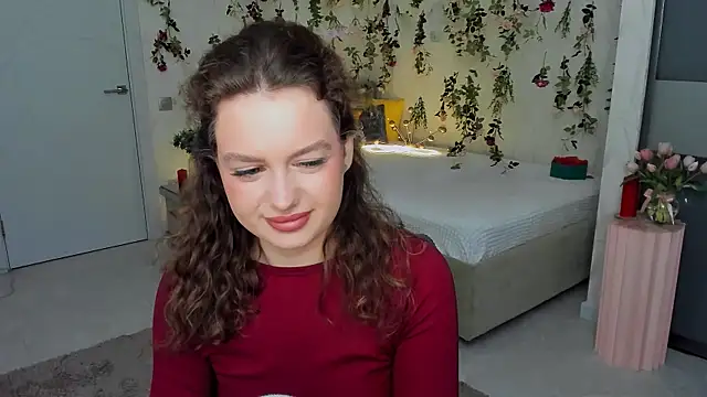 MiracleCurly online show from April 5, 10:11 am