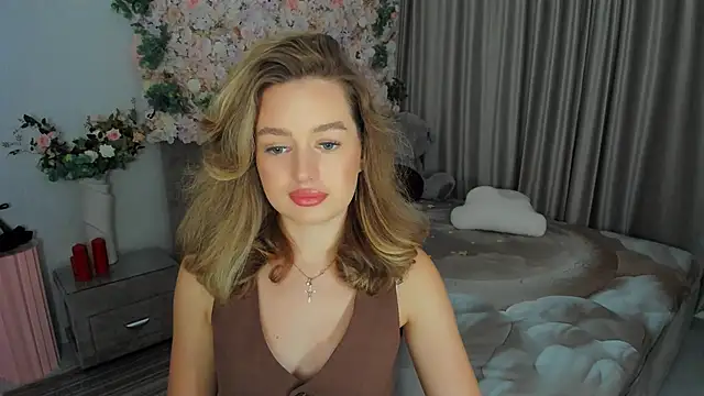 MiracleCurly online show from September 8, 7:24 pm