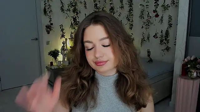 MiracleCurly online show from April 17, 7:28 pm