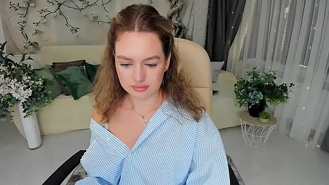 MiracleCurly online show from September 14, 10:04 am