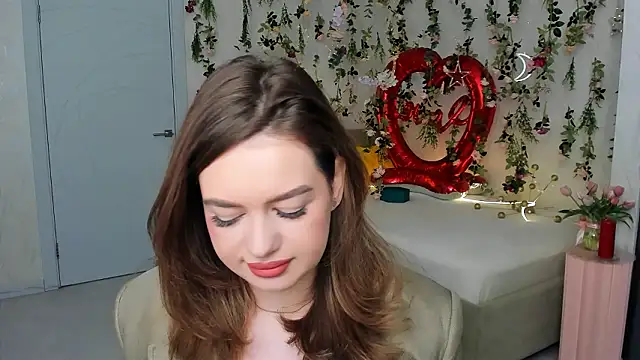 MiracleCurly online show from February 26, 7:03 pm