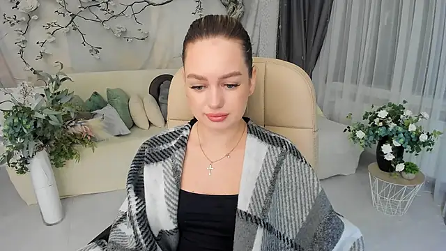 MiracleCurly online show from October 9, 6:08 pm