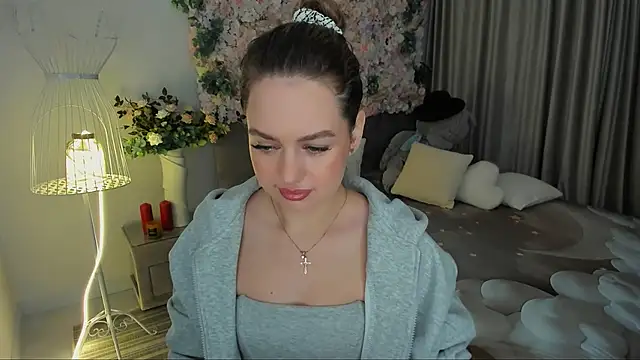 MiracleCurly online show from November 14, 7:28 pm