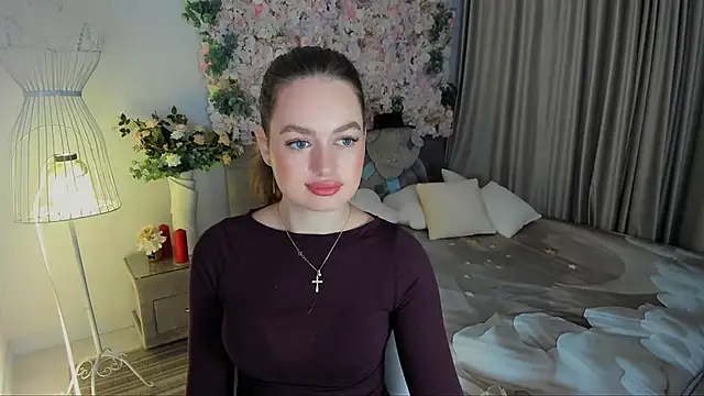 MiracleCurly online show from November 18, 7:39 pm