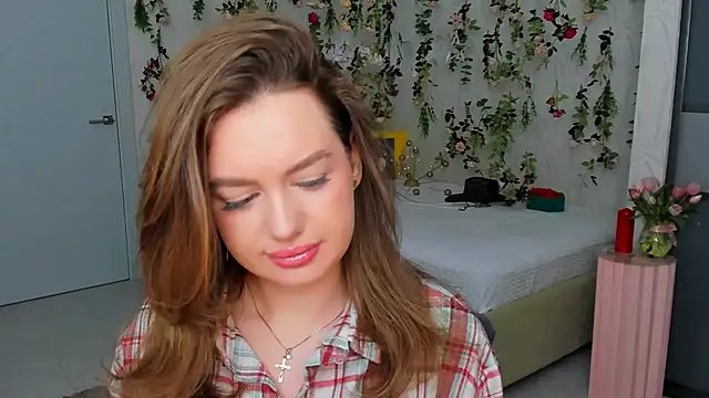 MiracleCurly online show from March 16, 4:10 pm