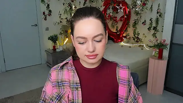 MiracleCurly online show from March 3, 7:21 pm